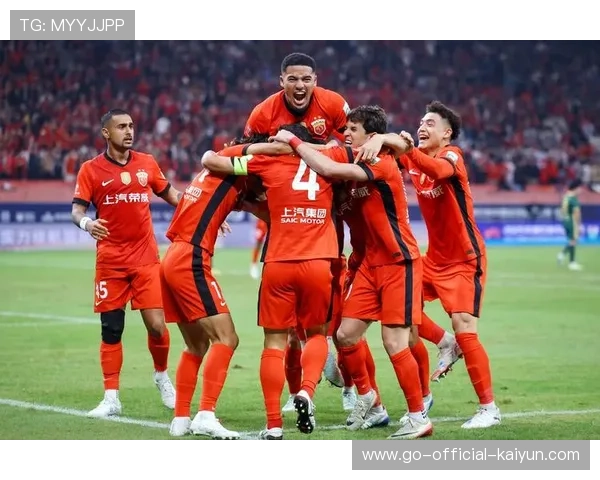 阿贾克斯青训新星再度闪光,一脚世界波引爆全场